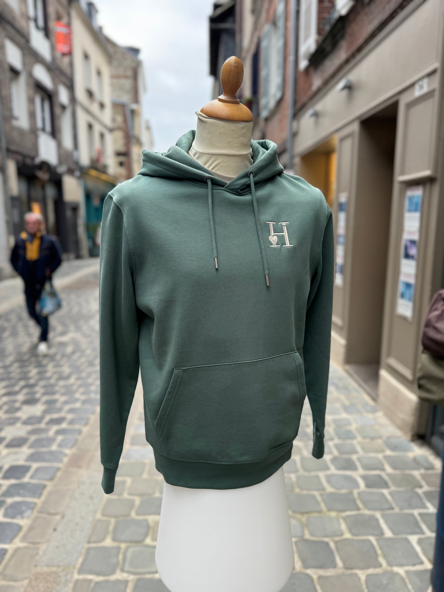 Sweat à Capuche Vert Sapin d’Hiver.
